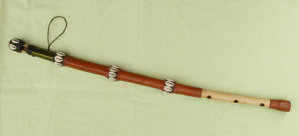 アフリカ ギニア 民族楽器 フーレ  フルート 横笛